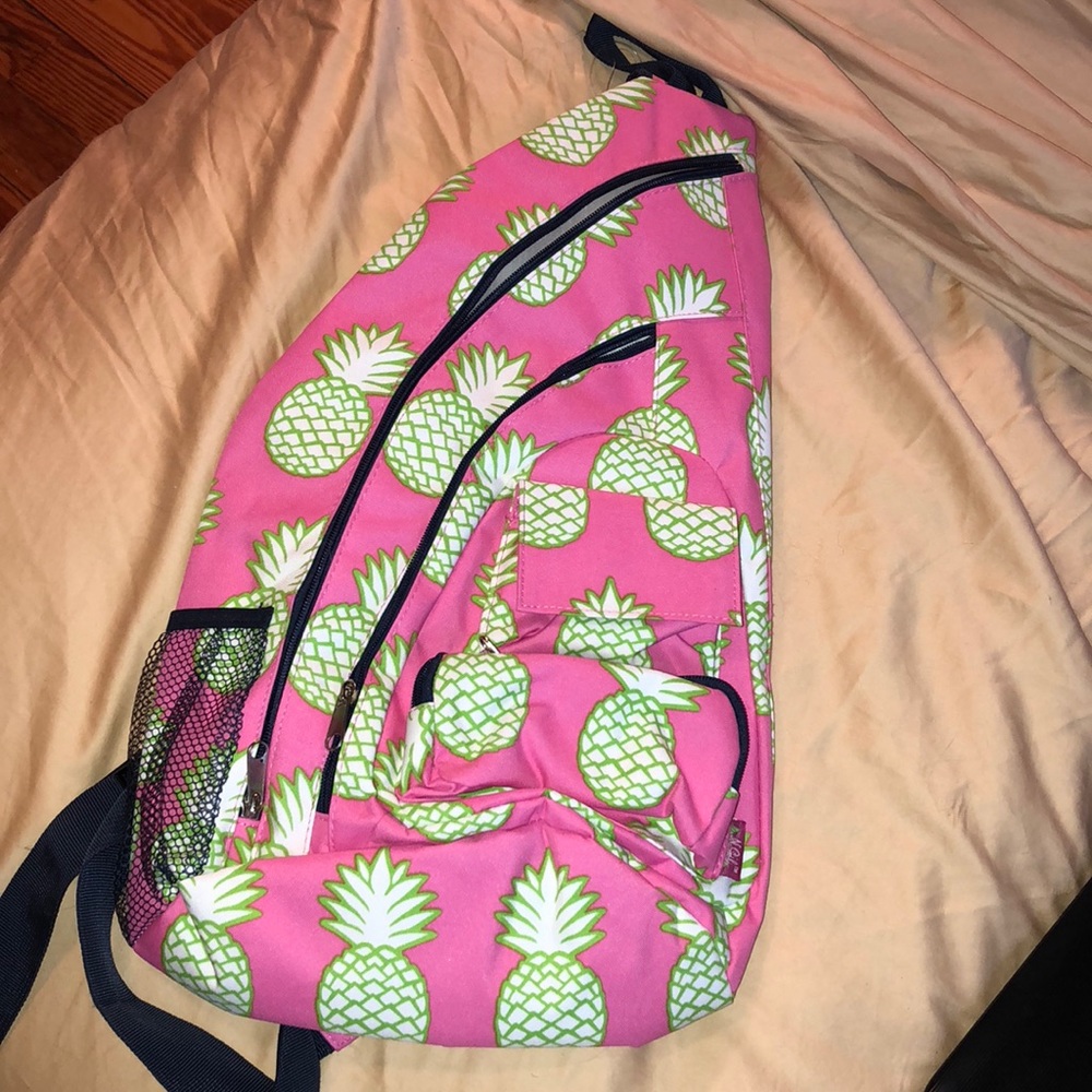 Pineapple cross body bag, similar to a Kavu